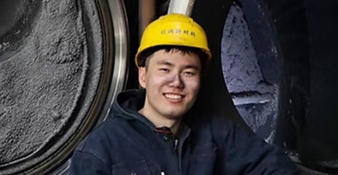 A NINGBO FOLYTATTA